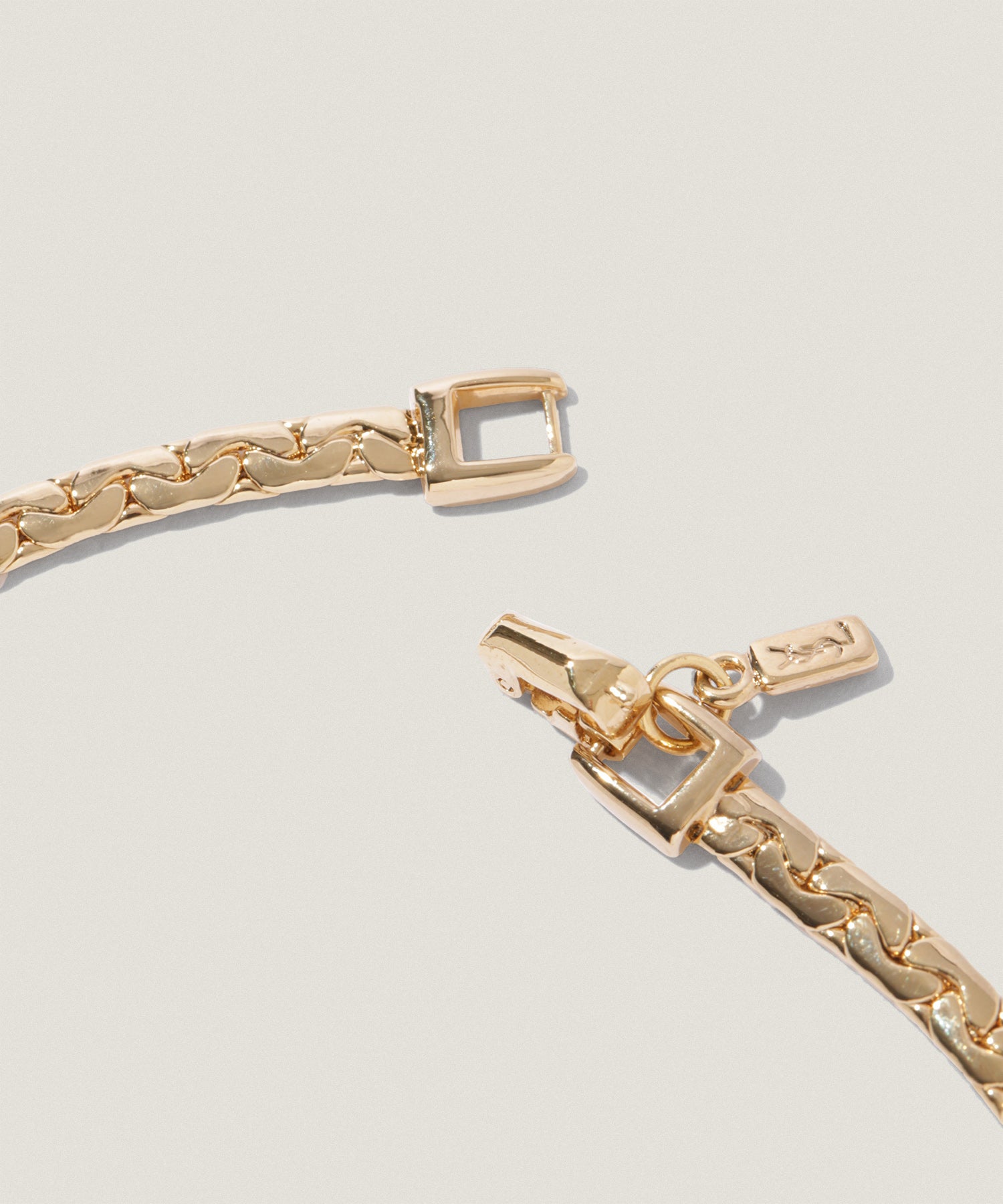 YSL トライアングル ペンダント