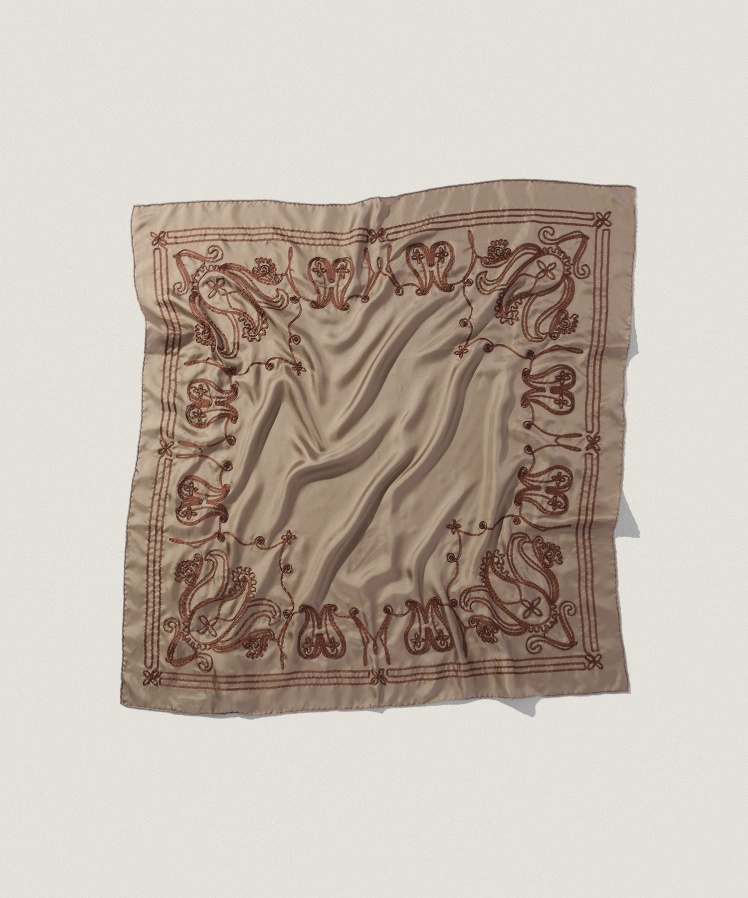 新品未使用ピモンテPIMENTEマニプリバンダナ柄スカーフ テープ エンブロイダリー バンダナ スカーフ|ファッショングッズ