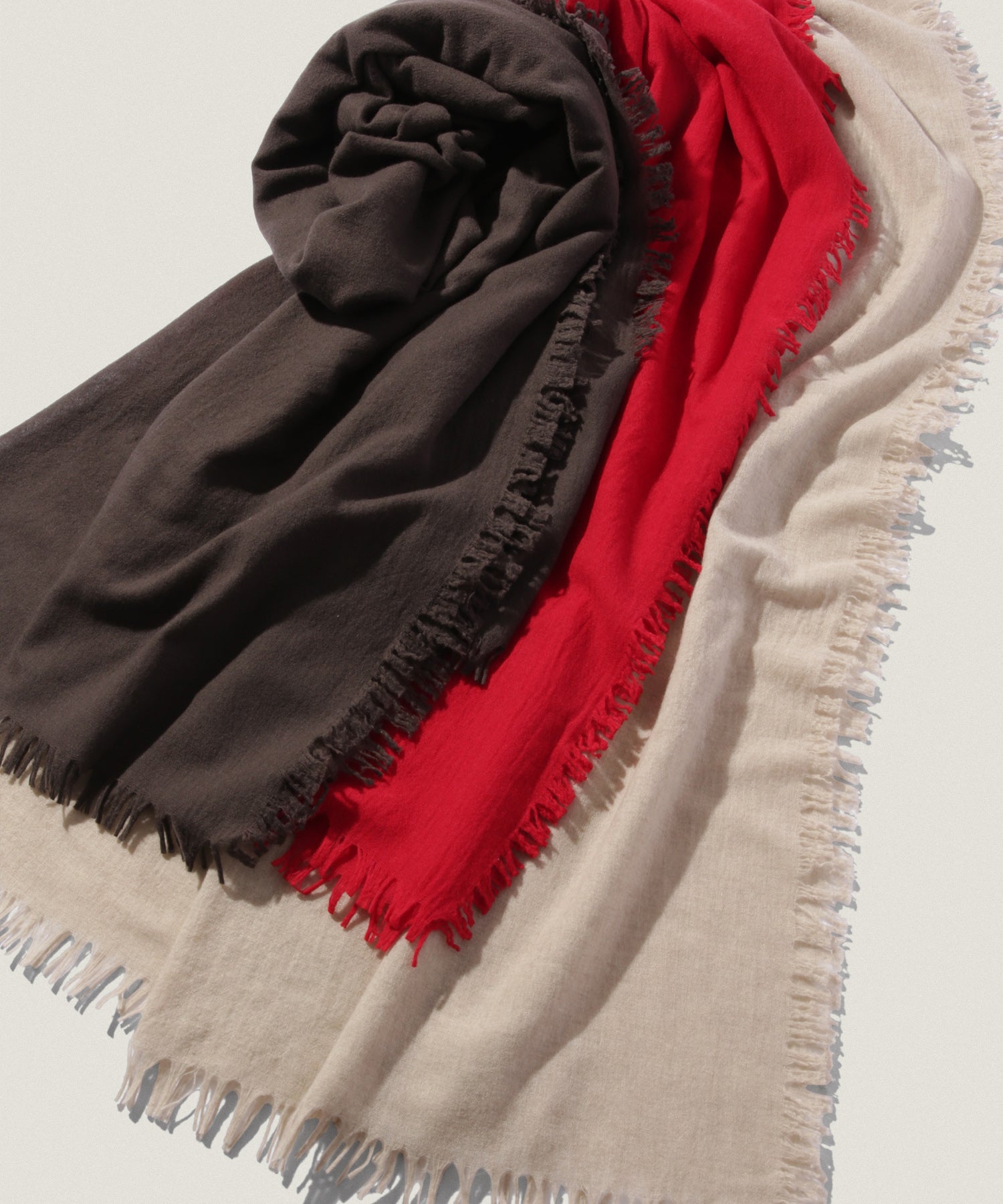 ファイン ラム エアリー ソリッド ウール ストール