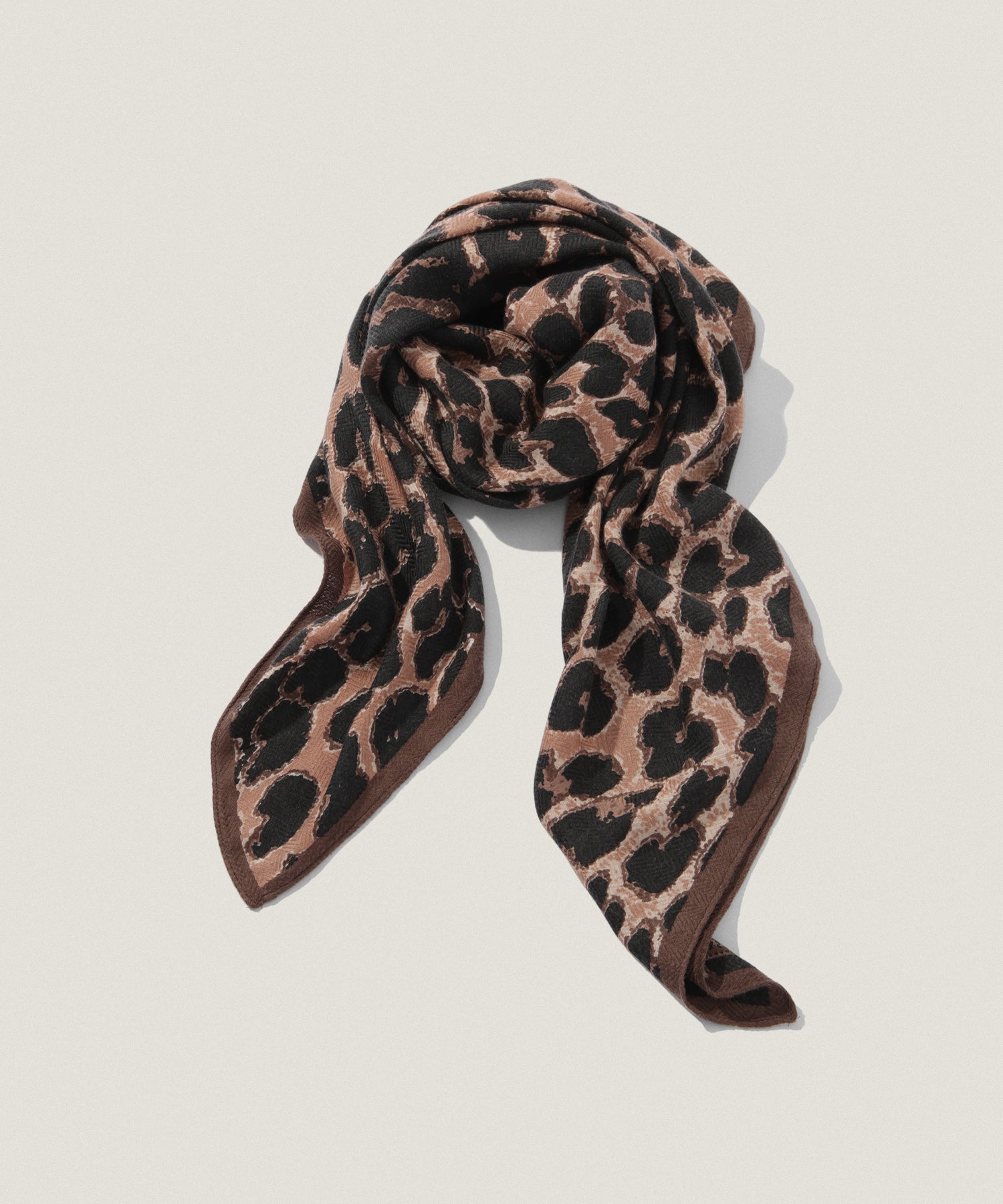 ピモンテ シシュウ キンチャク ポーチ ブラック|FASHION GOODS