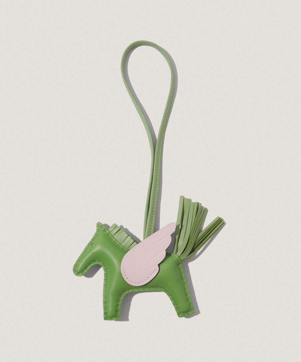 人気絶頂 HERMÈS ライトグリーン PM ペガサス ロデオ チャーム アクセサリー