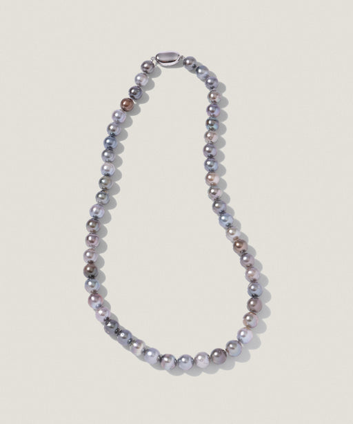 グレー