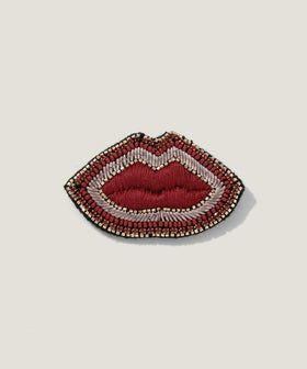 リップ ビーズ 刺繍 ブローチ